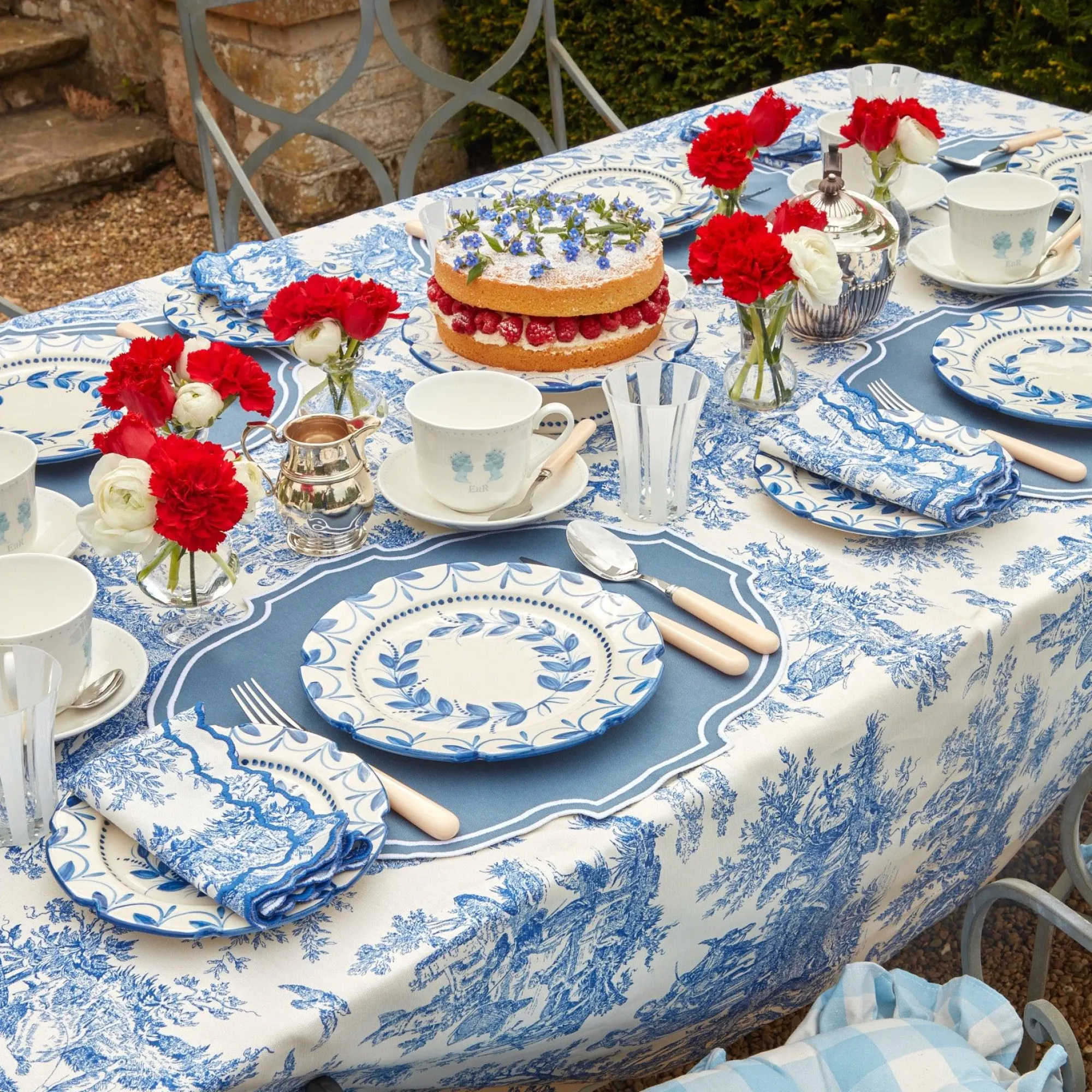 Elizabeth Garland Dinner Plate|Mrs. Alice