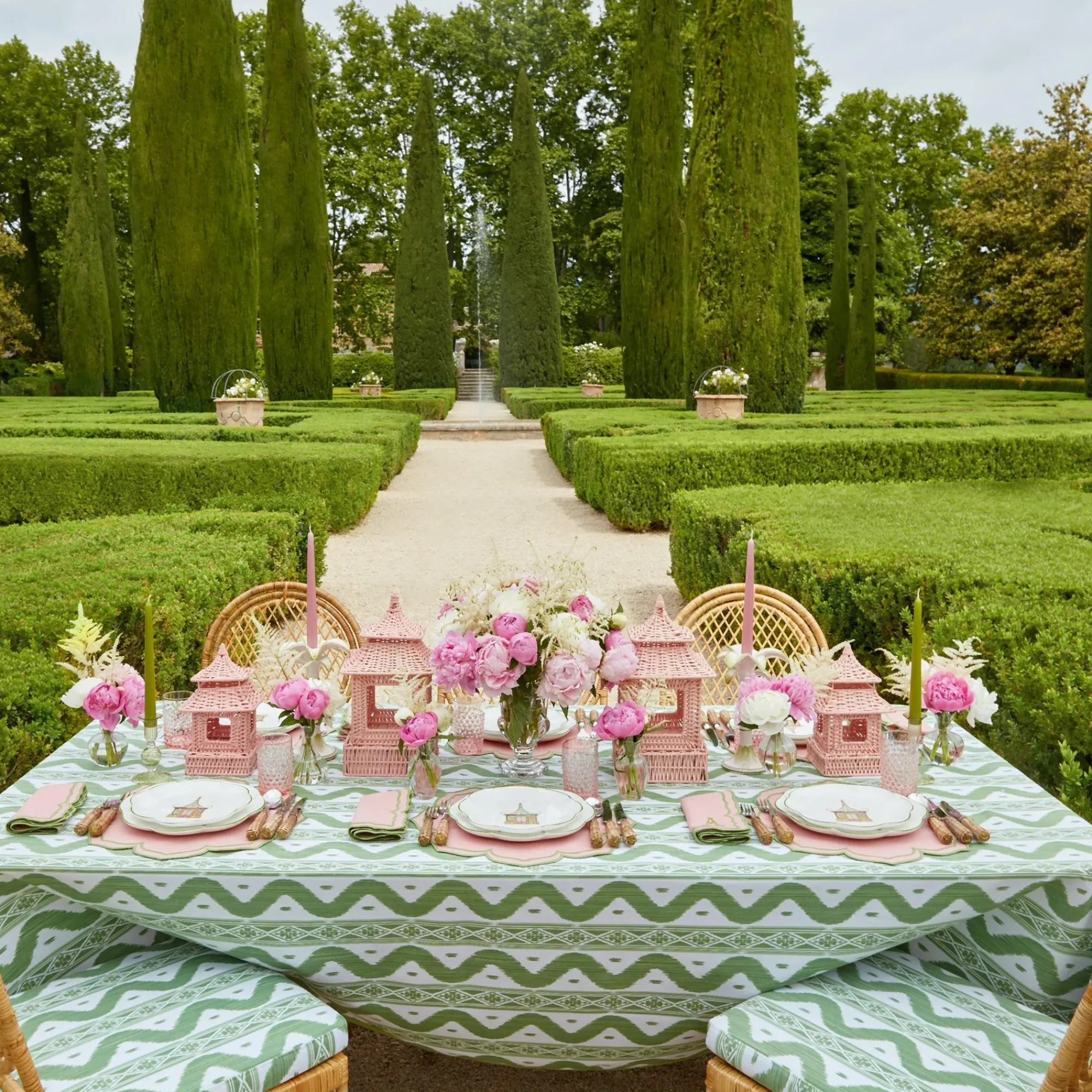 Large White Palm Candle Holder|Mrs. Alice Clearance