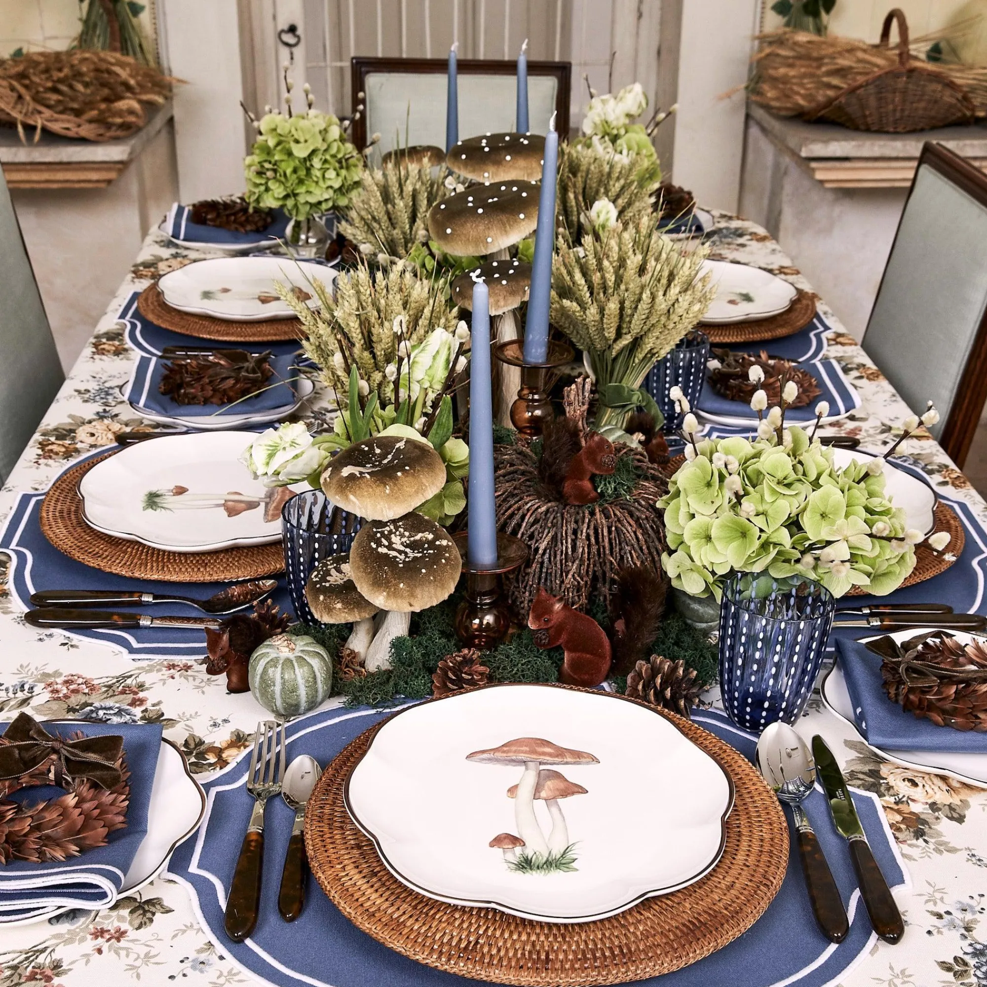 Scalloped Mushroom Dinner Plate|Mrs. Alice Clearance