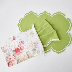 Serena Apple Green Scalloped Placemats (Set Of 4)|Mrs. Alice Clearance
