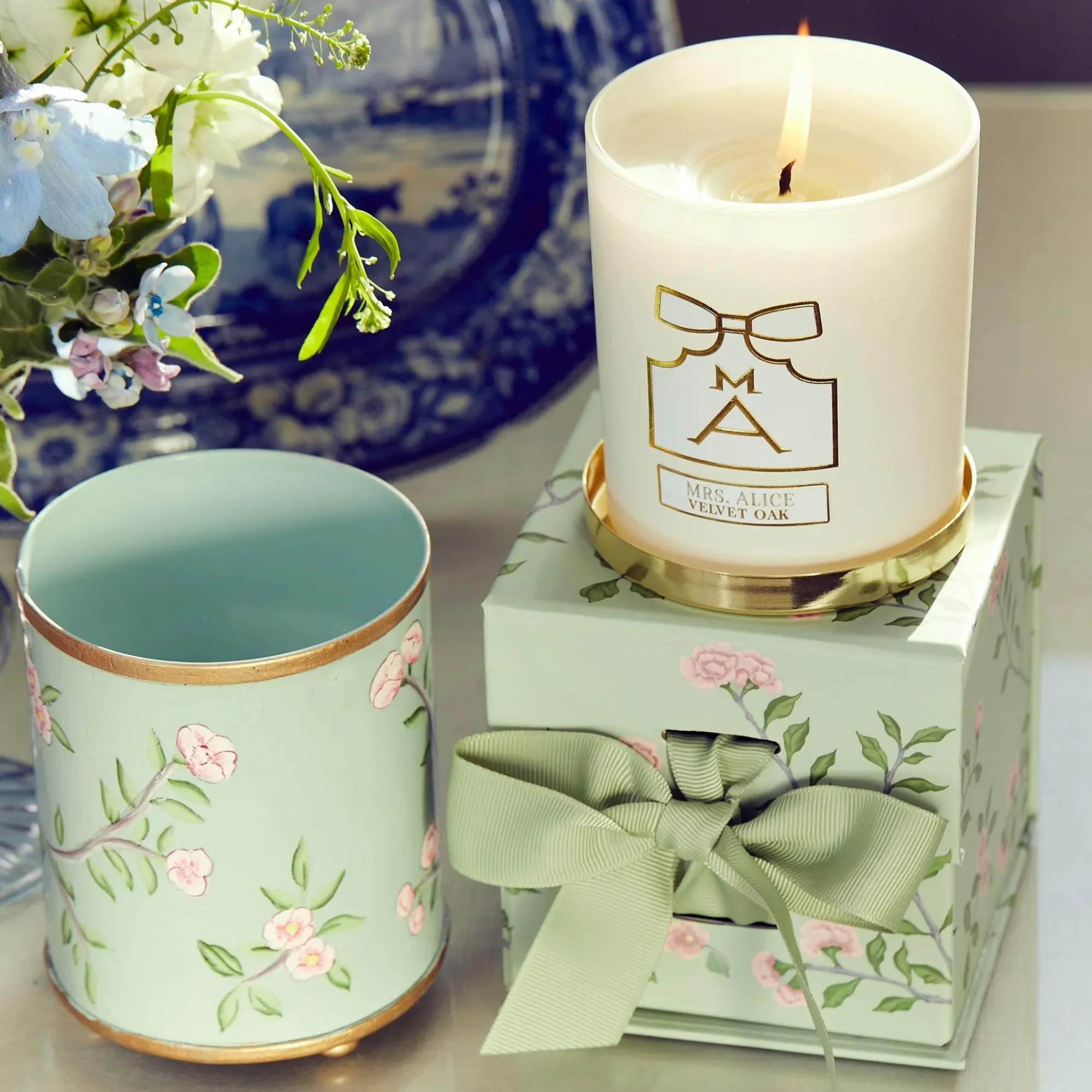 Velvet Oak Scented Candle|Mrs. Alice Outlet